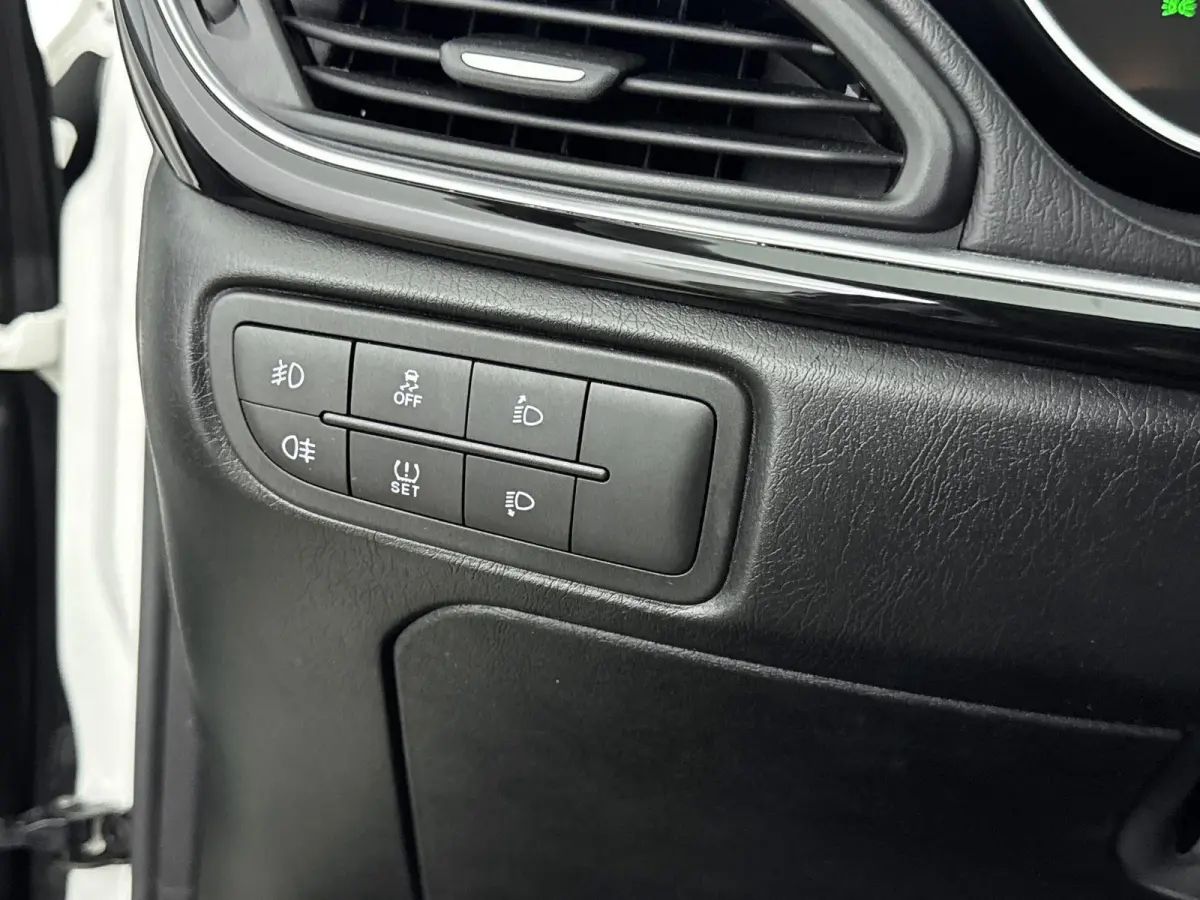 1.0 Life | Navigatie | Climate-Control | Cruise-Control