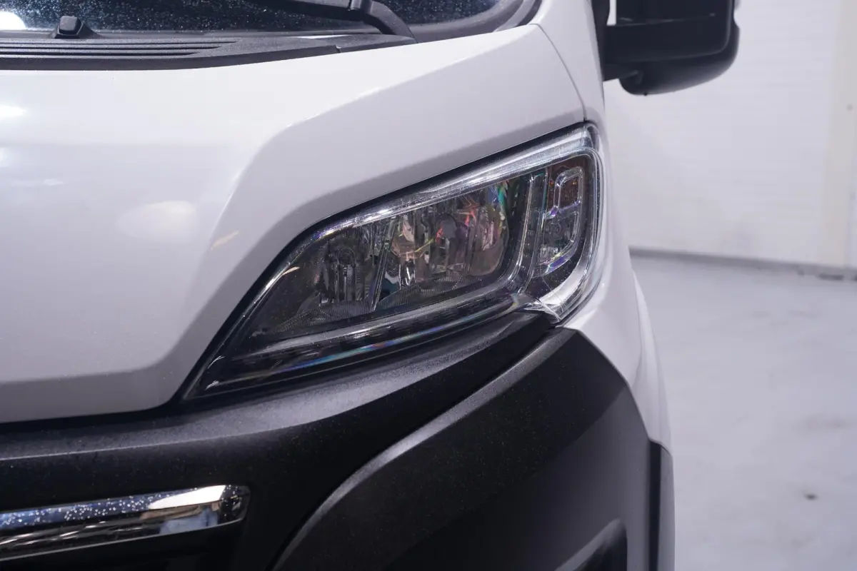 2.2D 140 pk L3H2 Navi, Camera, BPM vrij Apple Carplay, Cruise Control, Laadruimte Pakket, PDC achter, 3-Zits