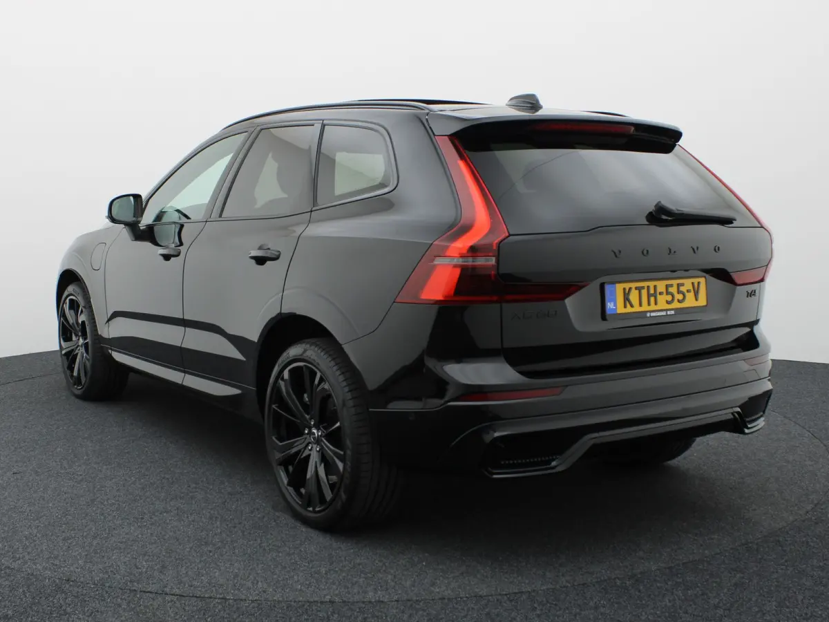 2.0 T6 Plug-in hybrid AWD Plus Dark | Trekhaak | Panodak | Dode Hoek | 360 Camera | Harman Kardon | Head Up | Elk. Klep | Prijs Rijklaar !!