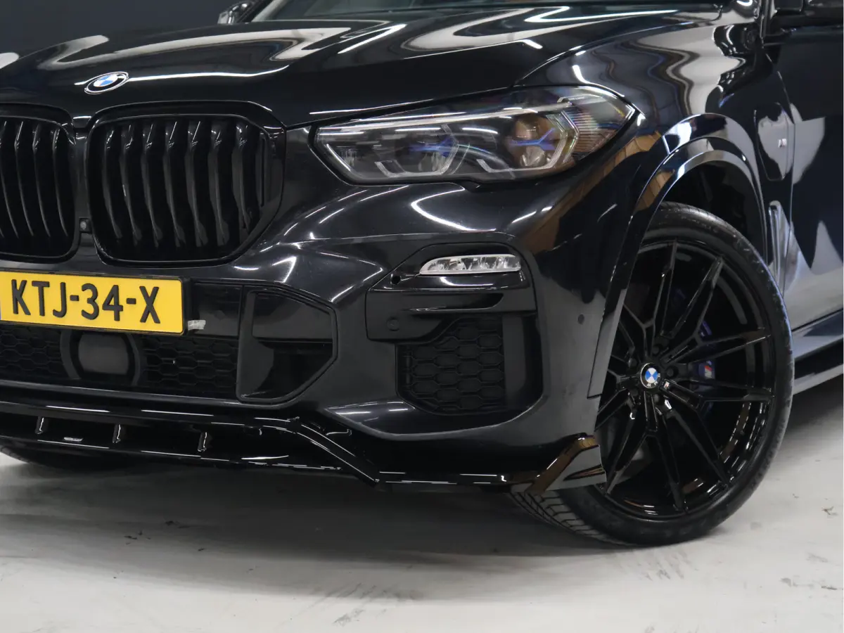 xDrive45e M Sport [MAXTON DESIGN, SCHUIFKANTELDAK, TREKHAAK INKLAPBAAR, BMW LASER, 360 CAMERA, ADAPTIVE CRUISE, LUCHTVERING, APPLE CARPLAY, MEMORY SEATS, STOELVERWARMING, NIEUWSTAAT]