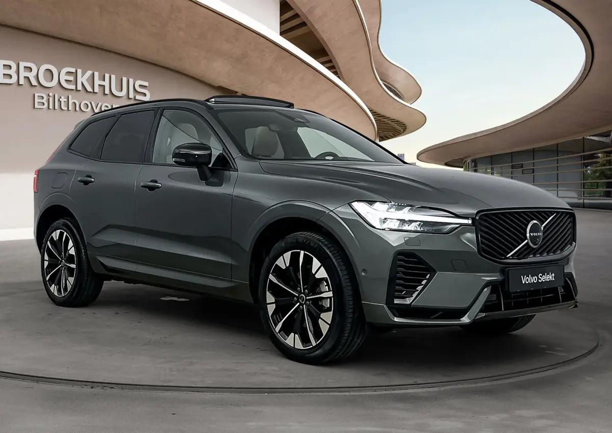 Facelift T8 hybrid AWD Ultra Dark | Luchtvering | Trekhaak | Bowers & Wilkins | Gelamineerd + getint Glas | PDC V+A en Camera | Memory |