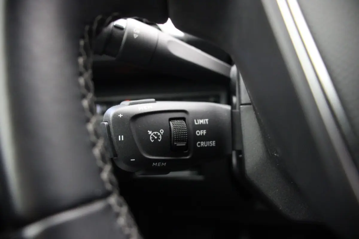 1.2 PureTech Allure - Digitaal Cockpit, Carplay, Camera, Half Leer
