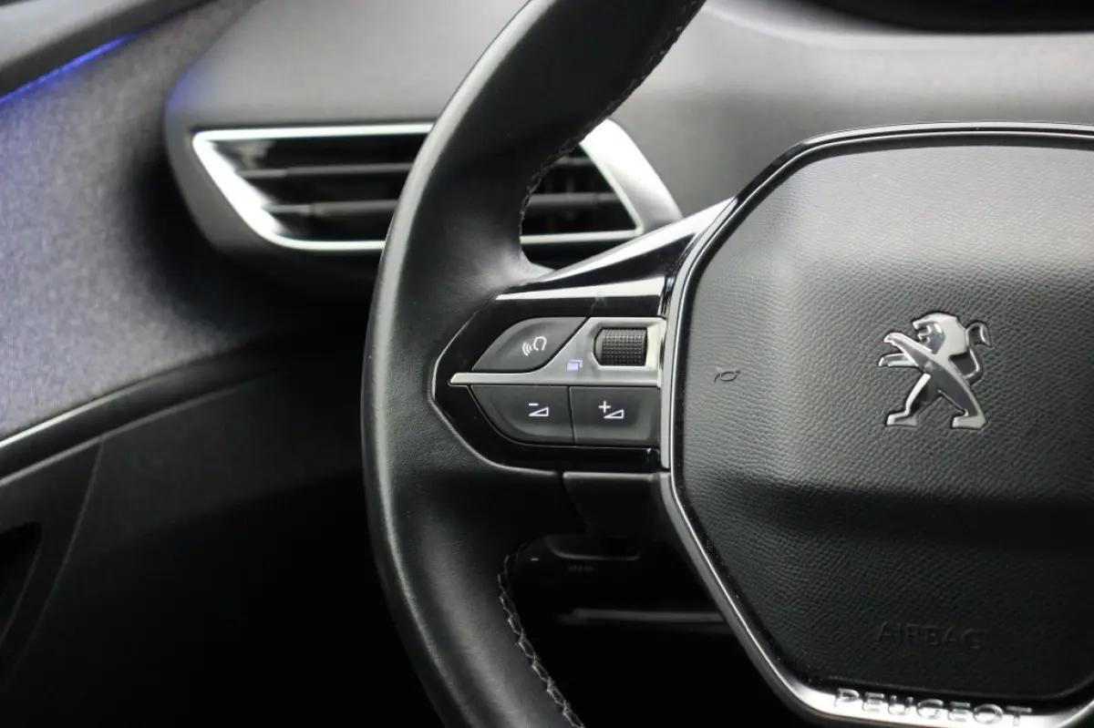 1.2 PureTech Allure - Digitaal Cockpit, Carplay, Camera, Half Leer