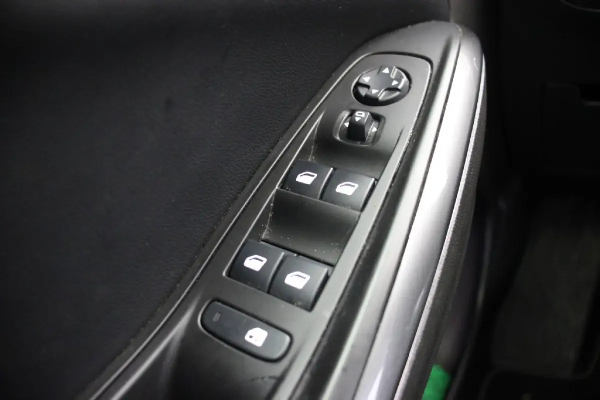 1.2 Turbo Business Executive Automaat - Carplay, Cruise, Clima, Trekhaak