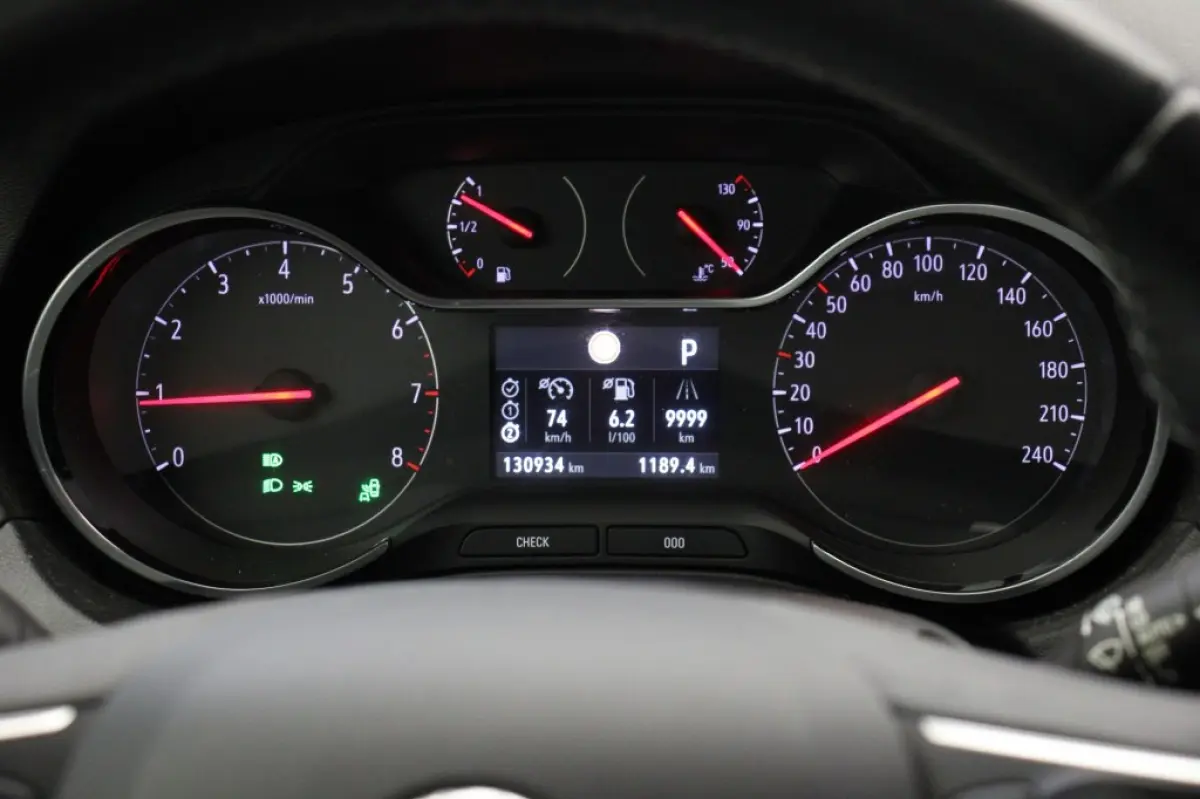 1.2 Turbo Business Executive Automaat - Carplay, Cruise, Clima, Trekhaak
