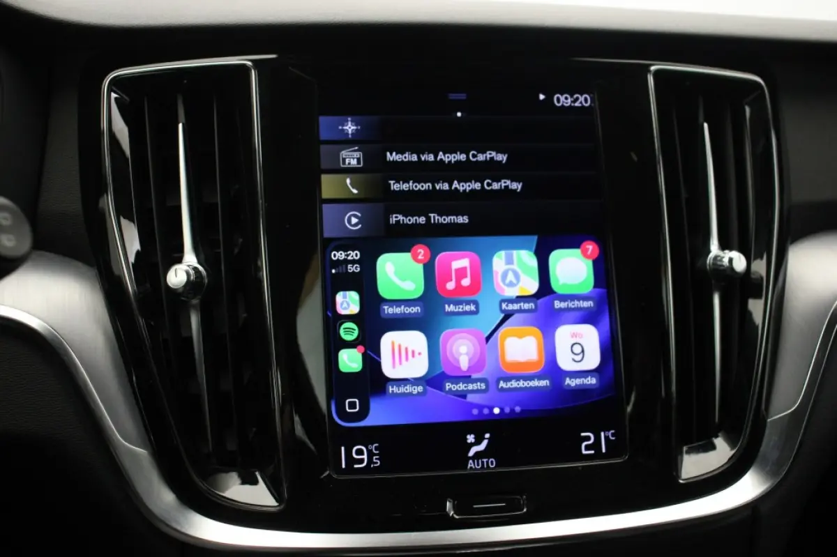 2.0 B3 Momentum Business Automaat - Digitaal Cockpit, Carplay, Camera
