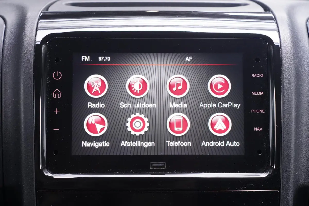 2.2D 140 pk L3H2 BPM vrij, Navi, Camera Airco ECC, Apple Carplay, Cruise Control, Laadruimte Pakket, PDC achter, 3-Zits