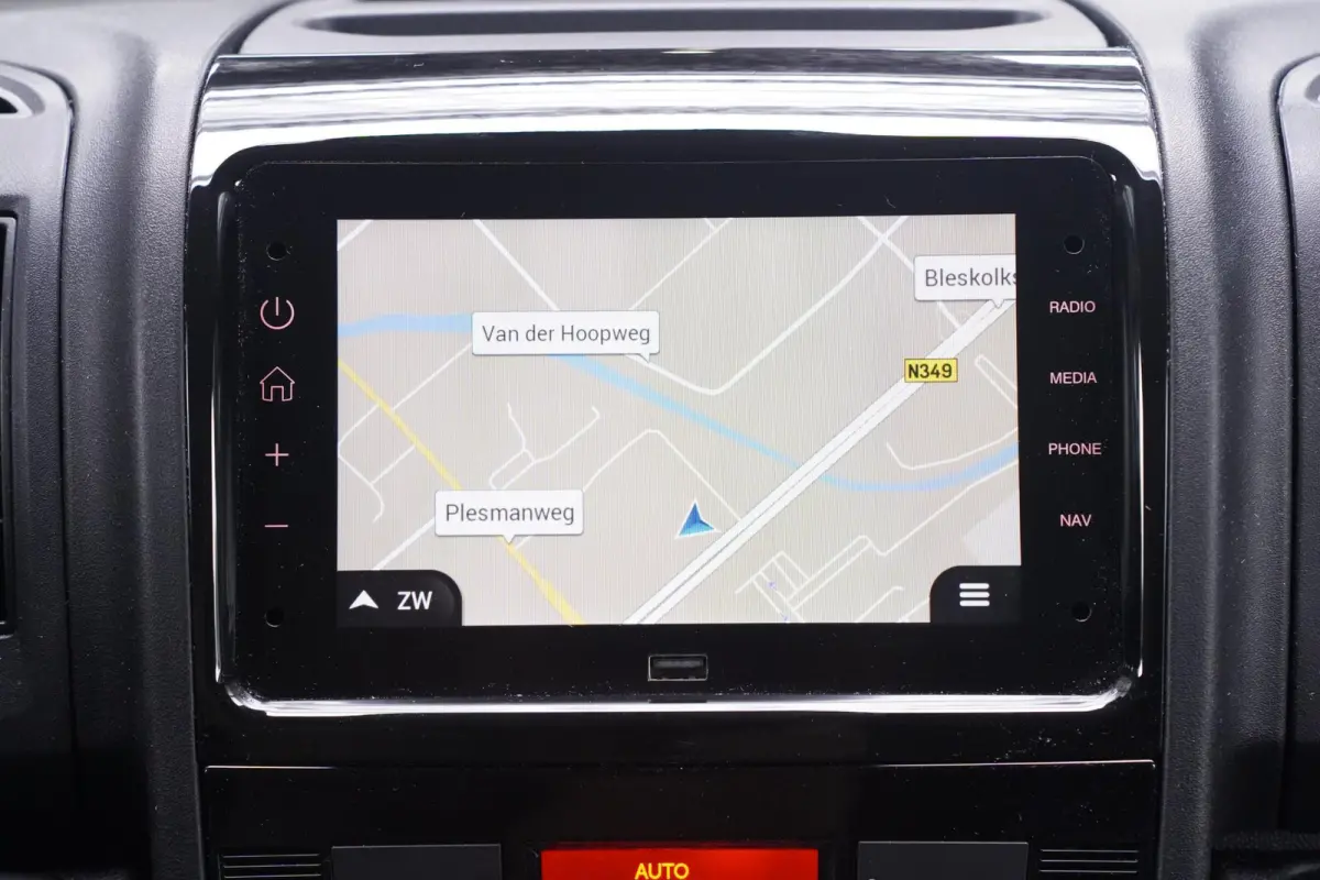 2.2D 140 pk L3H2 BPM vrij, Navi, Camera Airco ECC, Apple Carplay, Cruise Control, Laadruimte Pakket, PDC achter, 3-Zits