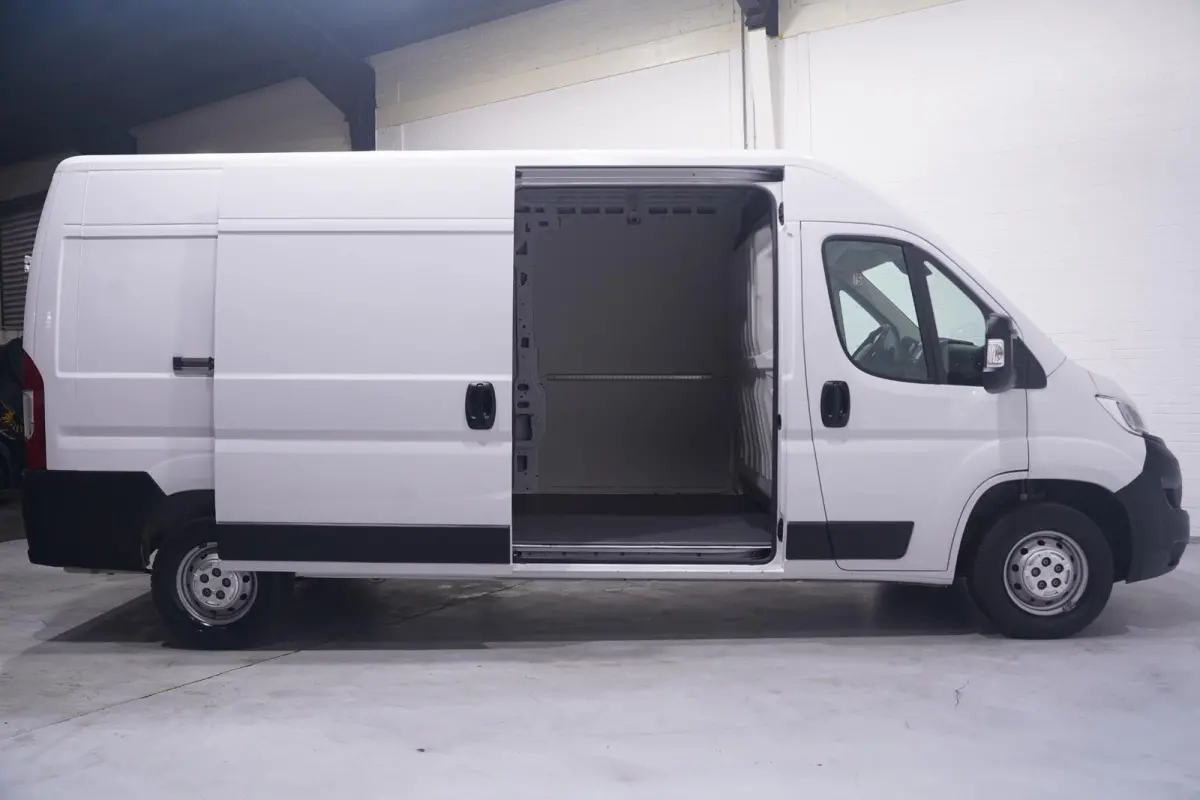 2.2D 140 pk L3H2 BPM vrij, Navi, Camera Airco ECC, Apple Carplay, Cruise Control, Laadruimte Pakket, PDC achter, 3-Zits