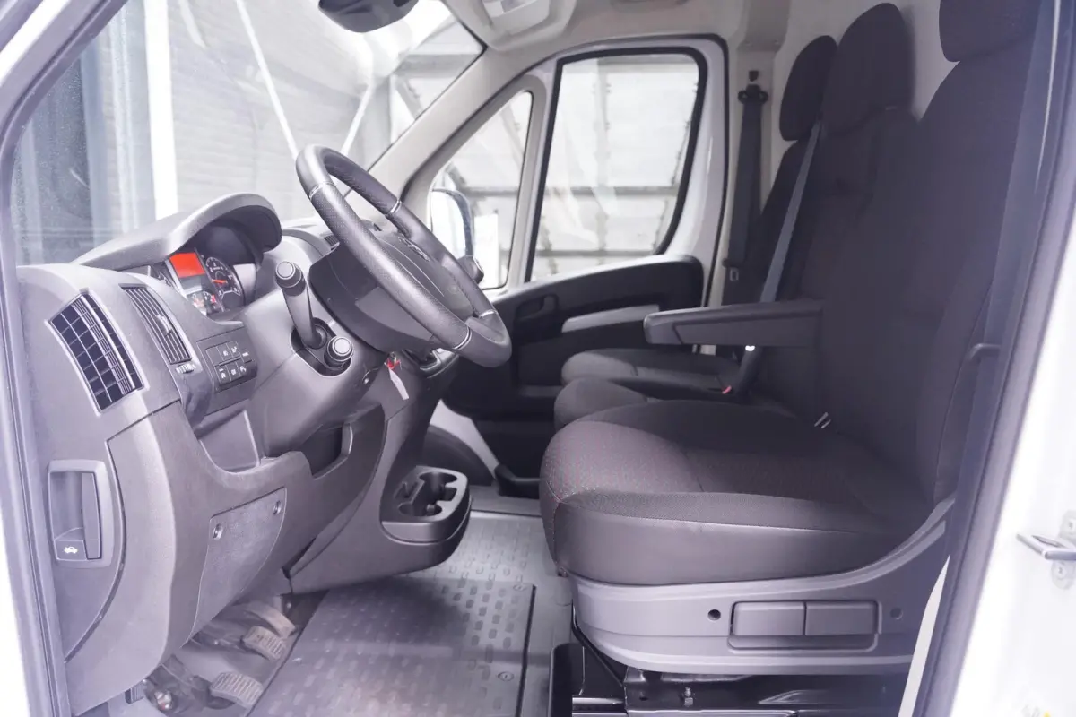 2.2D 140 pk L3H2 BPM vrij, Navi, Camera Airco ECC, Apple Carplay, Cruise Control, Laadruimte Pakket, PDC achter, 3-Zits
