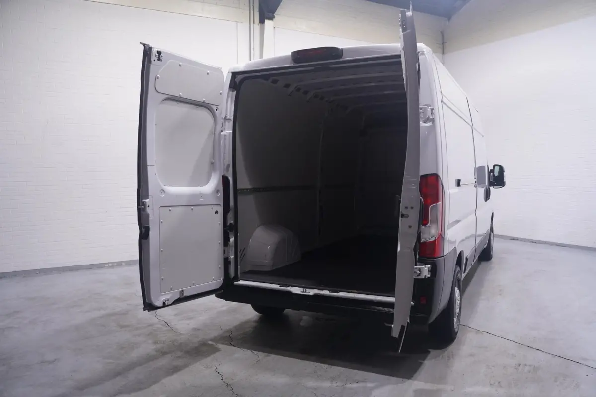 2.2D 140 pk L3H2 BPM vrij, Navi, Camera Airco ECC, Apple Carplay, Cruise Control, Laadruimte Pakket, PDC achter, 3-Zits