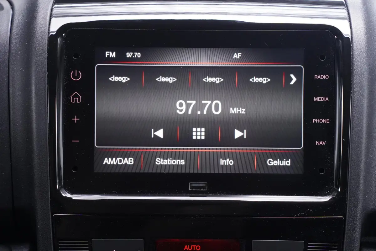 2.2D 140 pk L3H2 BPM vrij, Navi, Camera Airco ECC, Apple Carplay, Cruise Control, Laadruimte Pakket, PDC achter, 3-Zits