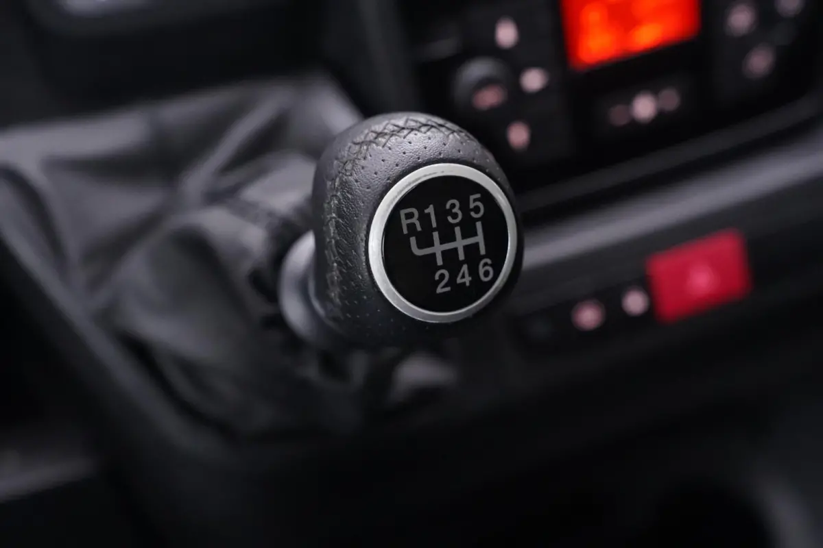 2.2D 140 pk L3H2 BPM vrij, Navi, Camera Airco ECC, Apple Carplay, Cruise Control, Laadruimte Pakket, PDC achter, 3-Zits