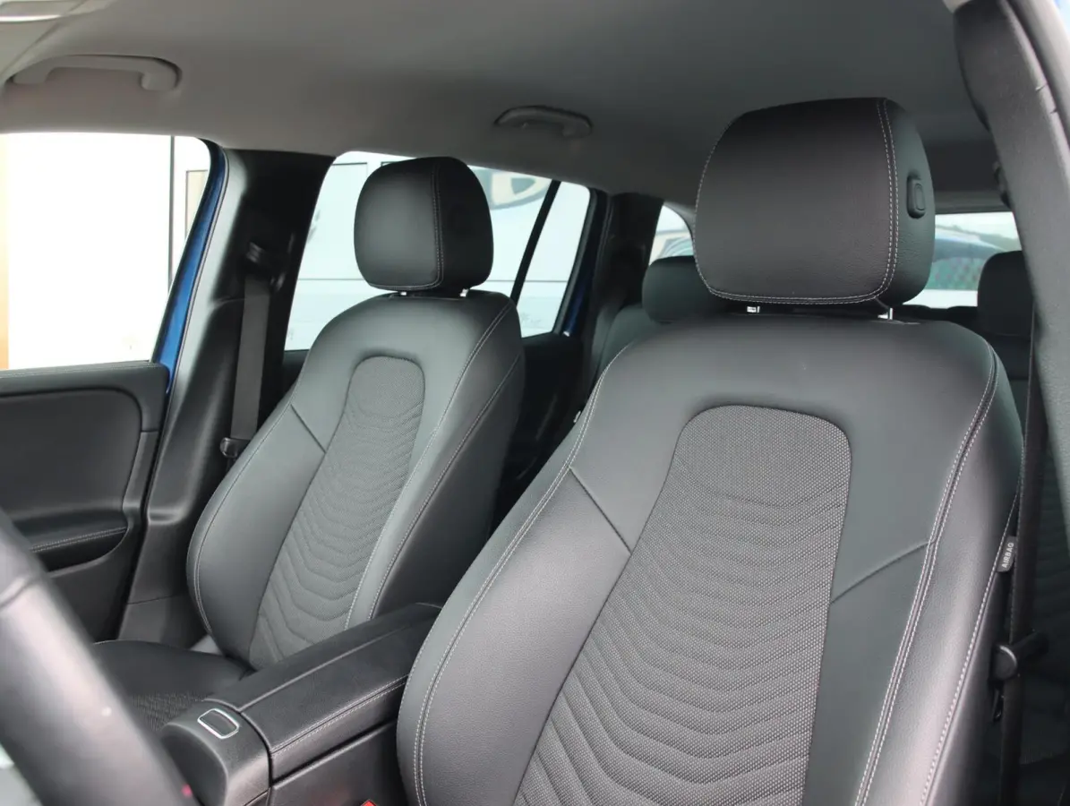180 Luxury Line | Widescreen | Apple carplay - android auto