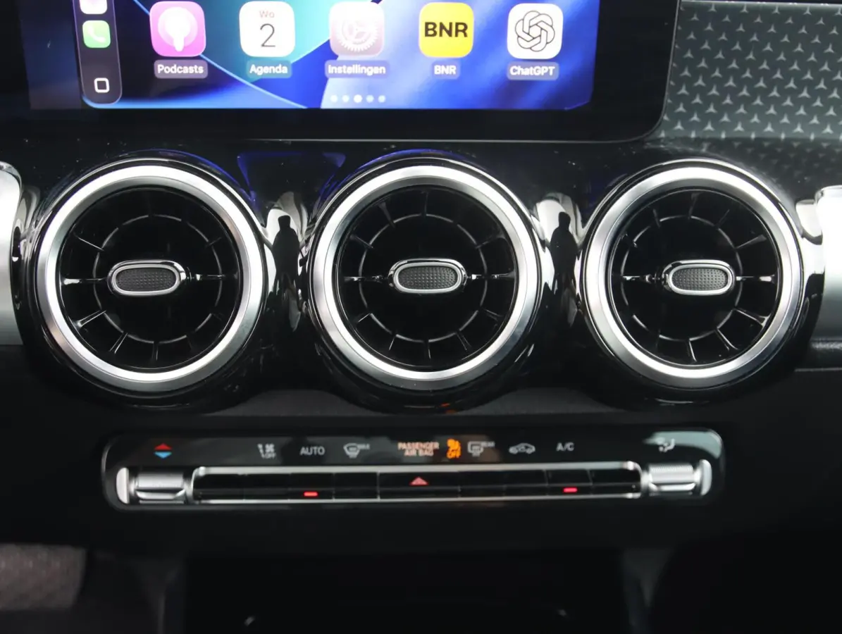 180 Luxury Line | Widescreen | Apple carplay - android auto