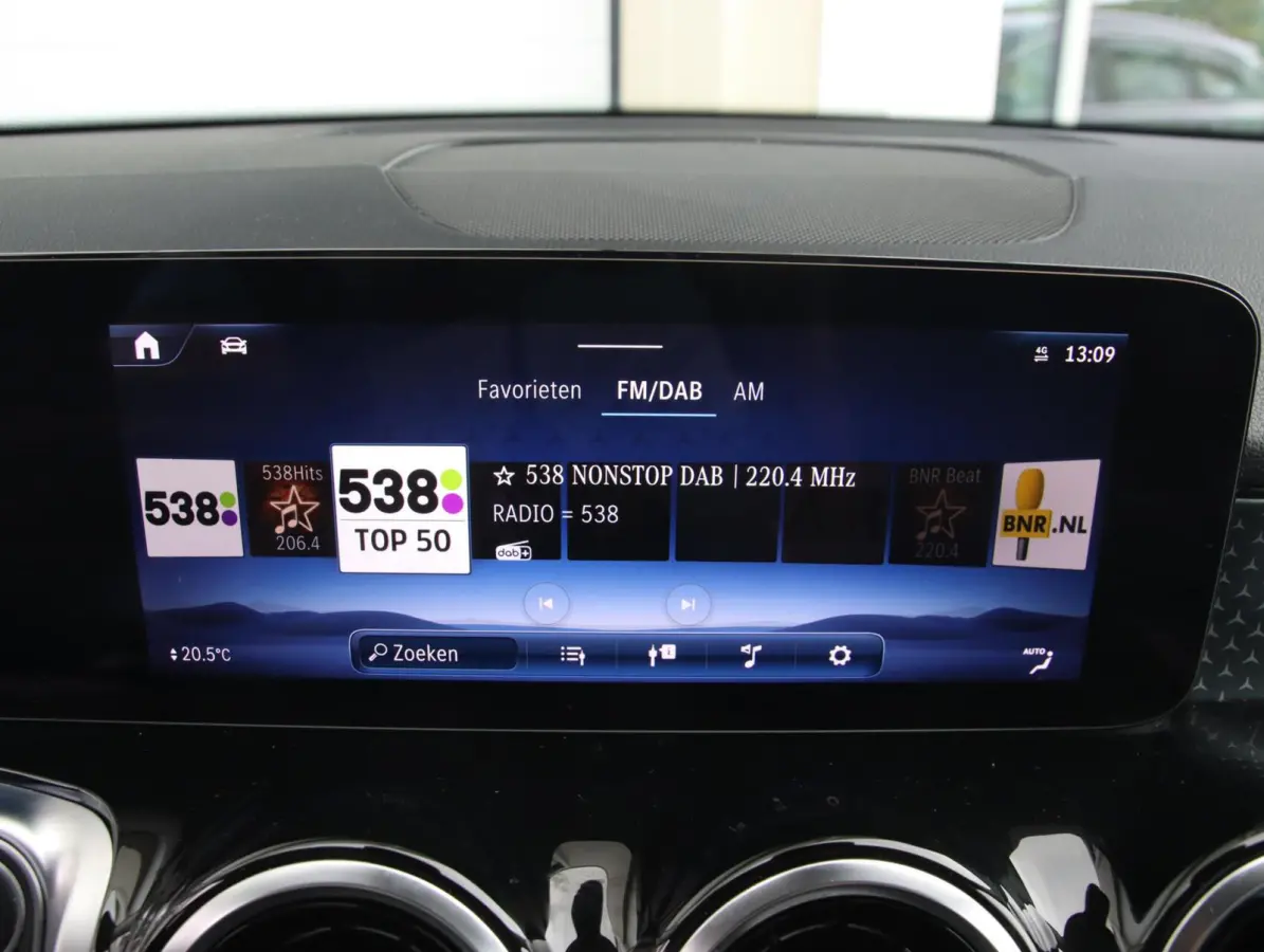 180 Luxury Line | Widescreen | Apple carplay - android auto