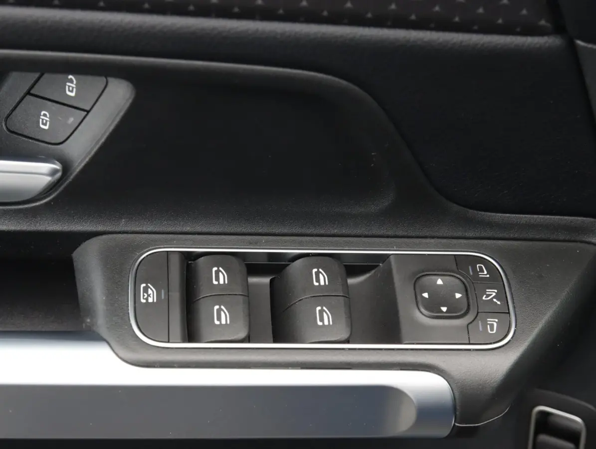 180 Luxury Line | Widescreen | Apple carplay - android auto