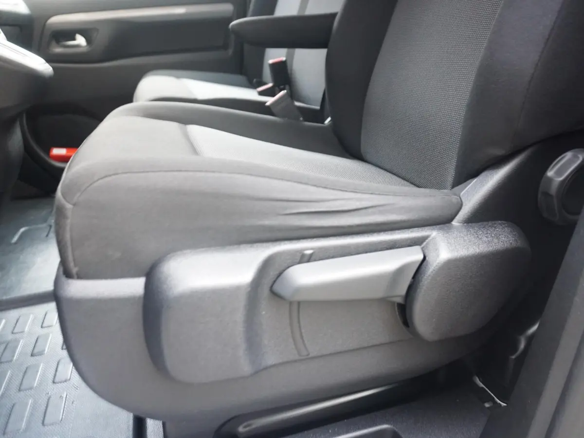 L3 2.0D 180 PK. Automaat | BPM-vrij | Navigatie incl. Apple Carplay | parkeersensoren voor & achter | dodehoekwaarschuwing | Climate Control | Keyless Entry en Start/Stop