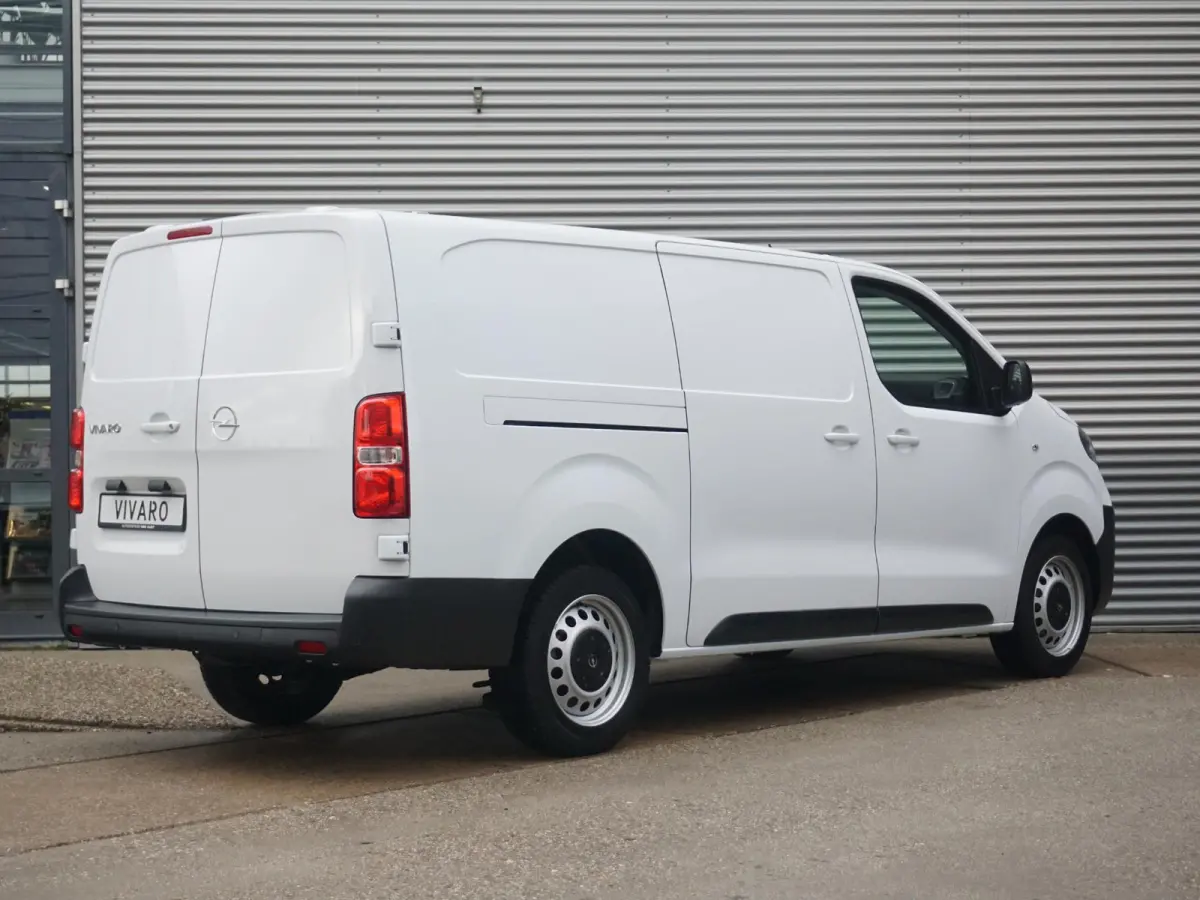 L3 2.0D 180 PK. Automaat | BPM-vrij | Navigatie incl. Apple Carplay | parkeersensoren voor & achter | dodehoekwaarschuwing | Climate Control | Keyless Entry en Start/Stop