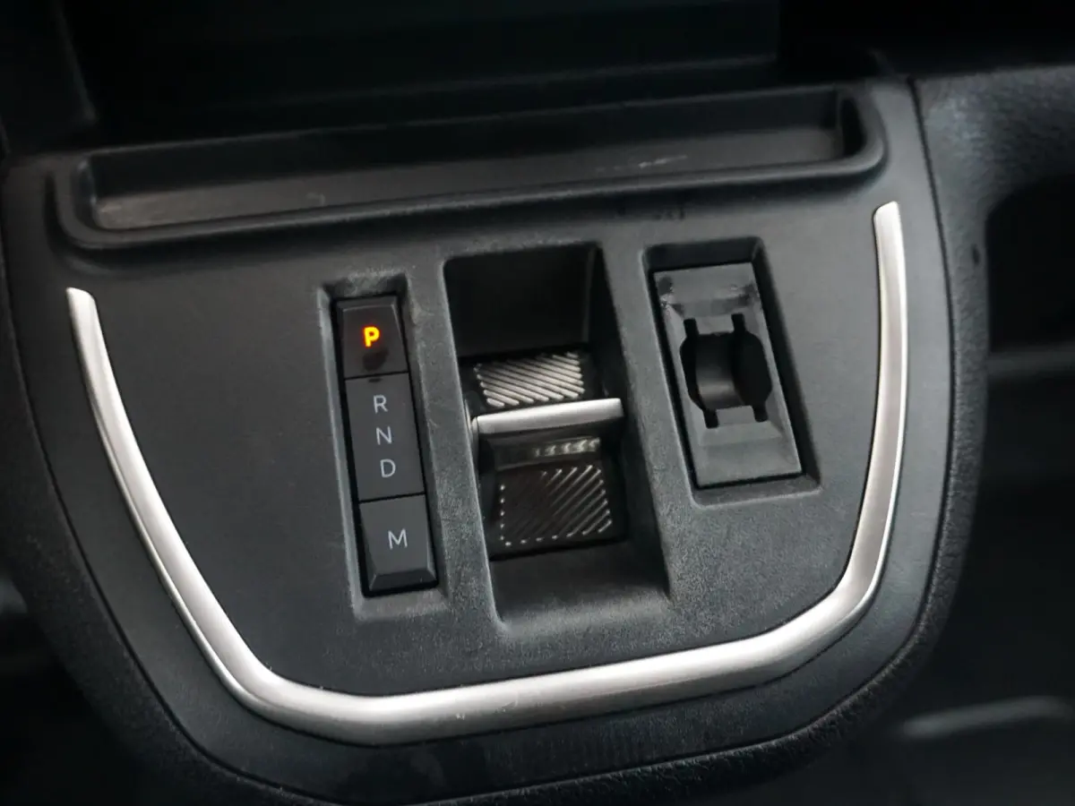 L3 2.0D 180 PK. Automaat | BPM-vrij | Navigatie incl. Apple Carplay | parkeersensoren voor & achter | dodehoekwaarschuwing | Climate Control | Keyless Entry en Start/Stop