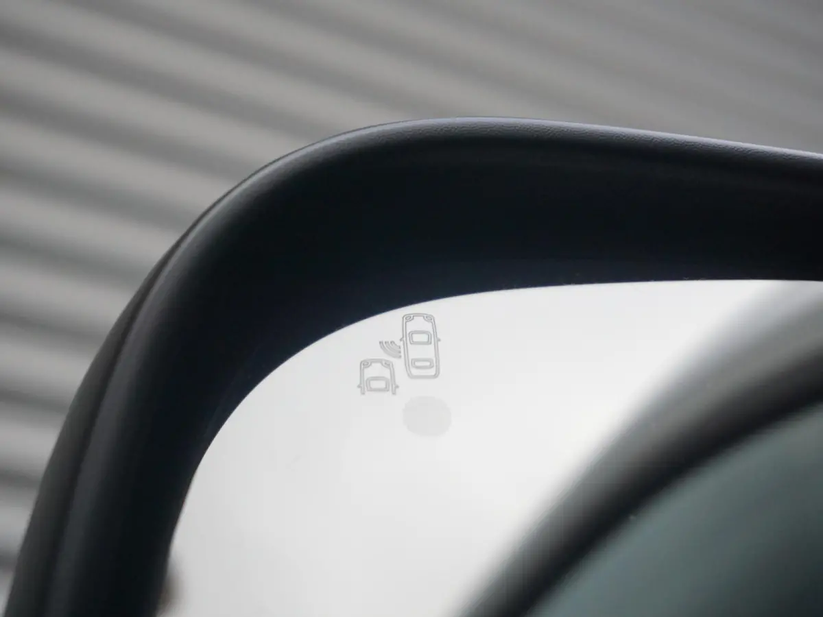 L3 2.0D 180 PK. Automaat | BPM-vrij | Navigatie incl. Apple Carplay | parkeersensoren voor & achter | dodehoekwaarschuwing | Climate Control | Keyless Entry en Start/Stop
