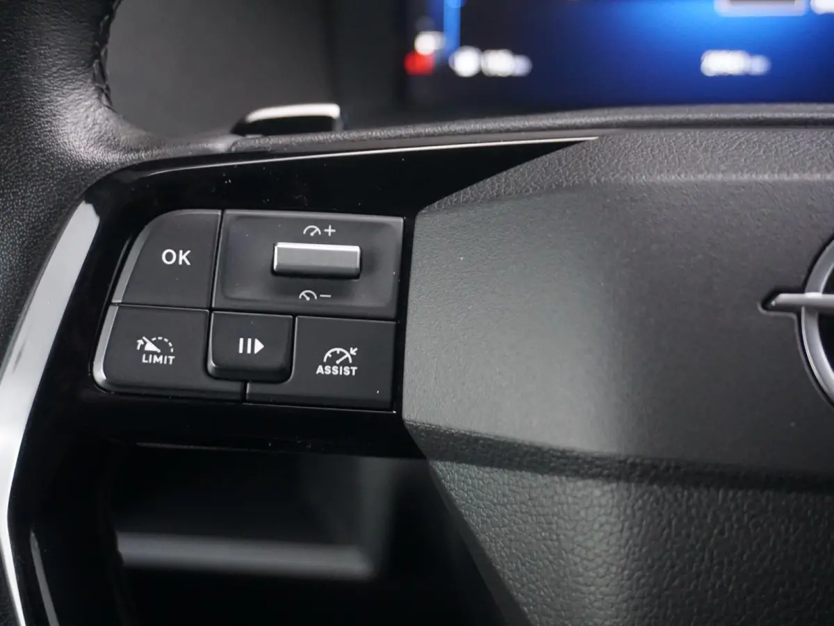L3 2.0D 180 PK. Automaat | BPM-vrij | Navigatie incl. Apple Carplay | parkeersensoren voor & achter | dodehoekwaarschuwing | Climate Control | Keyless Entry en Start/Stop
