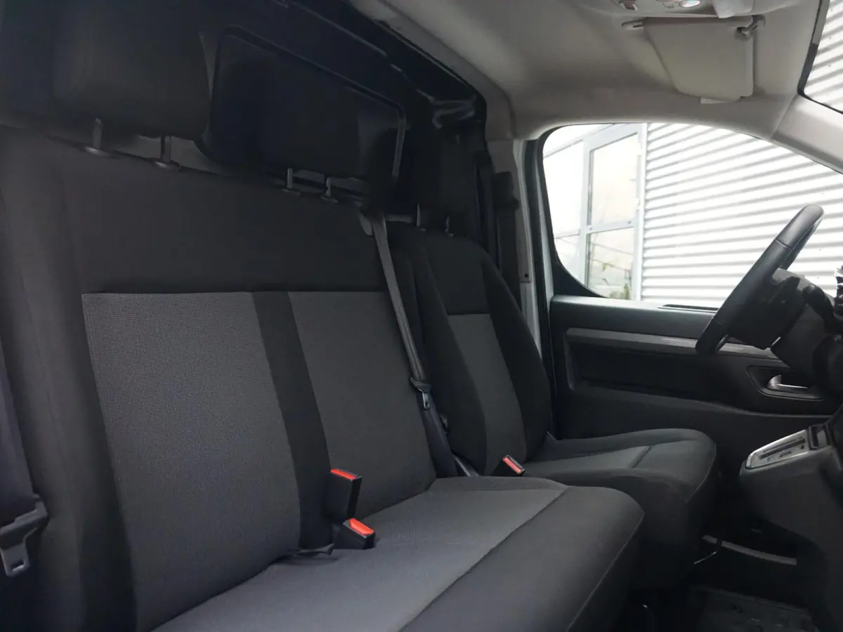 L3 2.0D 180 PK. Automaat | BPM-vrij | Navigatie incl. Apple Carplay | parkeersensoren voor & achter | dodehoekwaarschuwing | Climate Control | Keyless Entry en Start/Stop