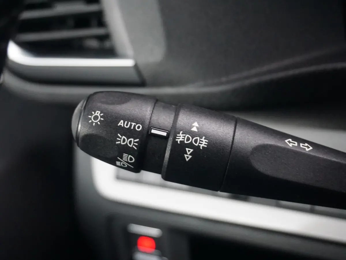 L3 2.0D 180 PK. Automaat | BPM-vrij | Navigatie incl. Apple Carplay | parkeersensoren voor & achter | dodehoekwaarschuwing | Climate Control | Keyless Entry en Start/Stop
