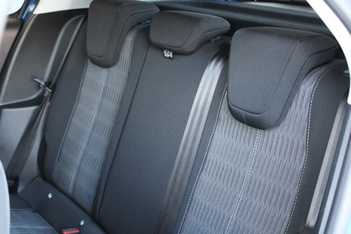 1.2 Edition | Parkeersensoren achter | Cruise control | 16` lichtmetalen velgen |