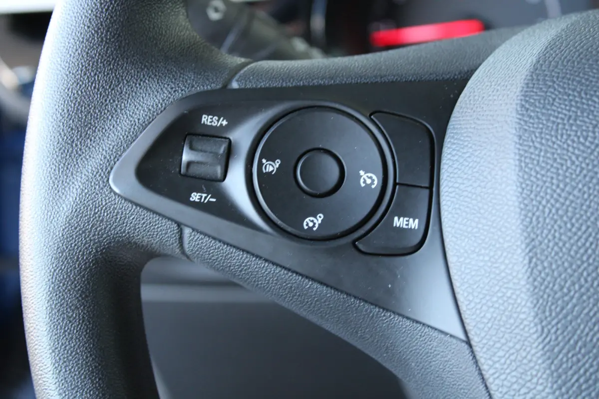 1.2 Edition | Parkeersensoren achter | Cruise control | 16` lichtmetalen velgen |