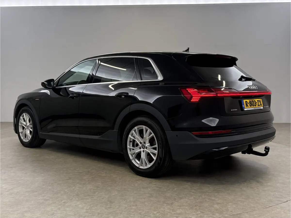 55 Quattro edition 95 kWh | Snelladen | SOH 91% | Virtual | Carplay | Cruise | Trekhaak | Parkeersens.