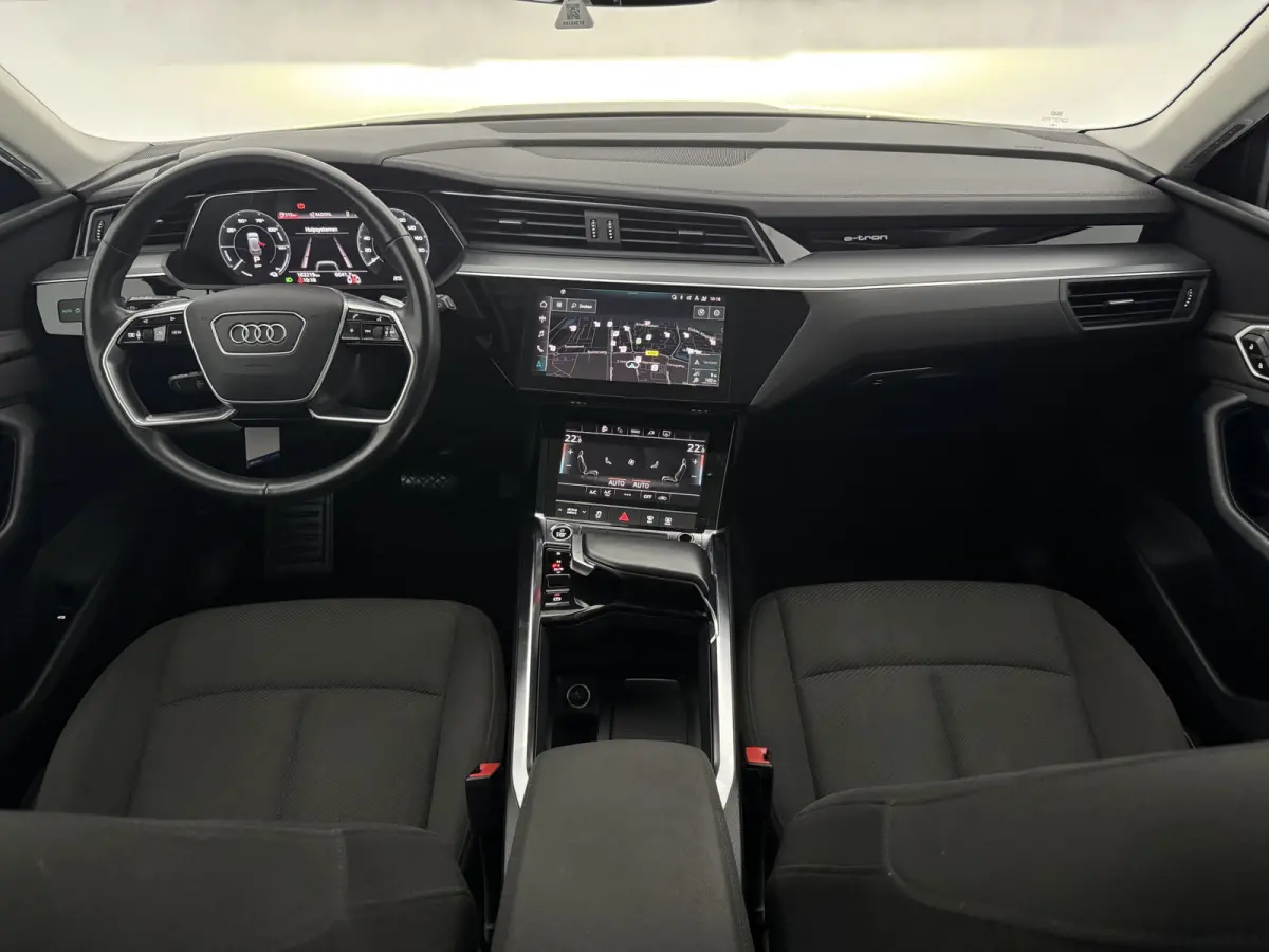 55 Quattro edition 95 kWh | Snelladen | SOH 91% | Virtual | Carplay | Cruise | Trekhaak | Parkeersens.