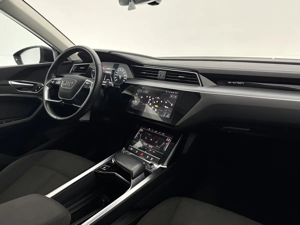 55 Quattro edition 95 kWh | Snelladen | SOH 91% | Virtual | Carplay | Cruise | Trekhaak | Parkeersens.
