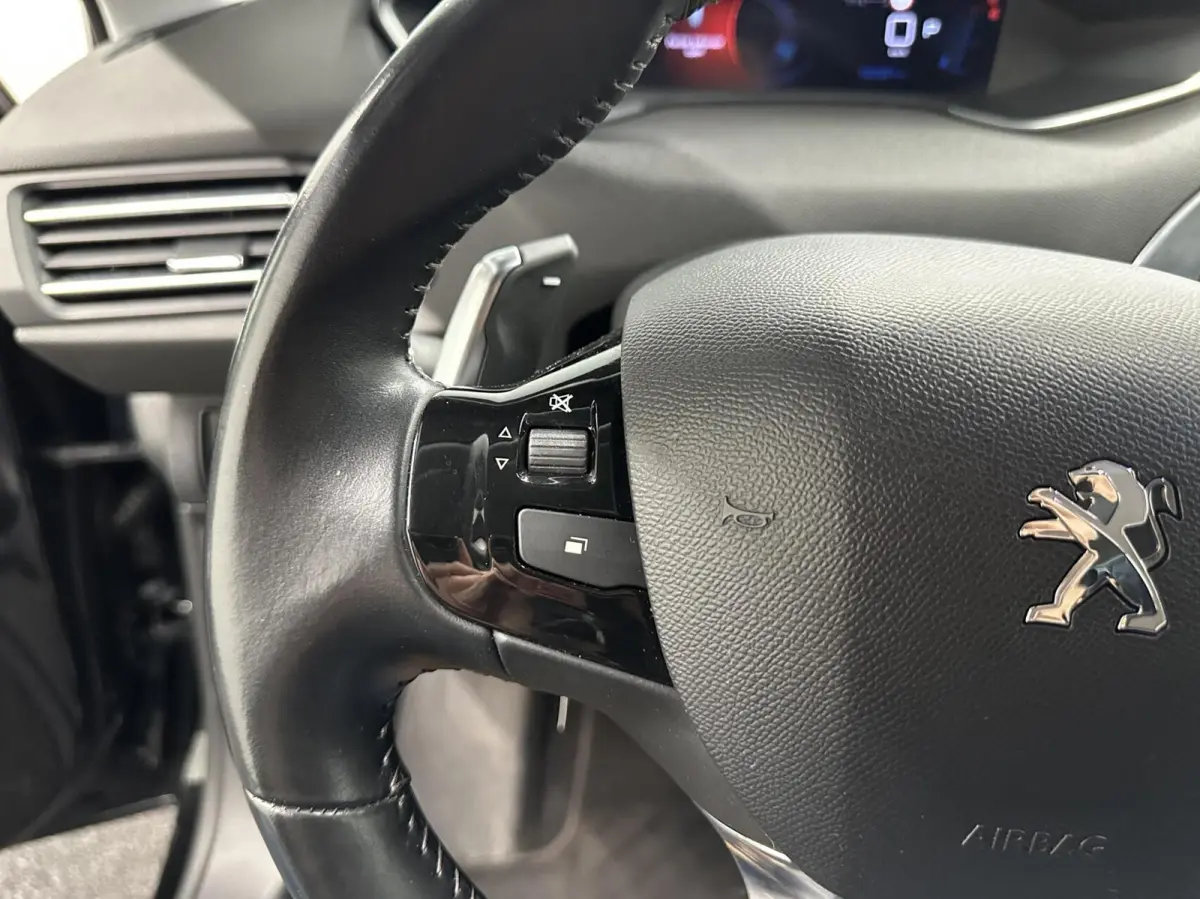 1.2 PureTech Allure CARPLAY NAVI CRUISE ECC DAB.