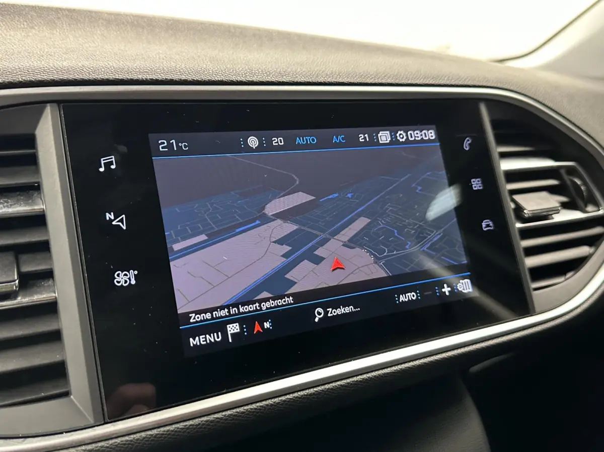 1.2 PureTech Allure CARPLAY NAVI CRUISE ECC DAB.
