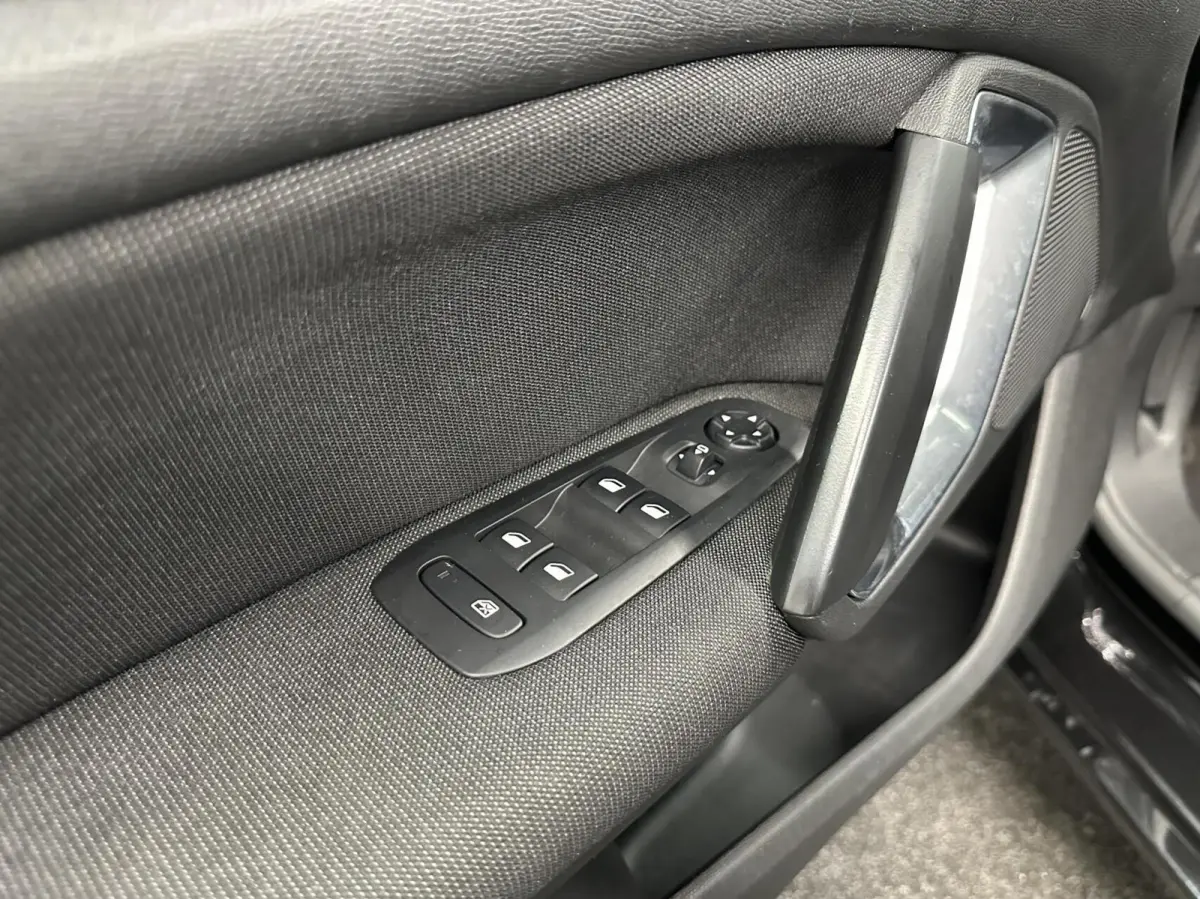 1.2 PureTech Allure CARPLAY NAVI CRUISE ECC DAB.