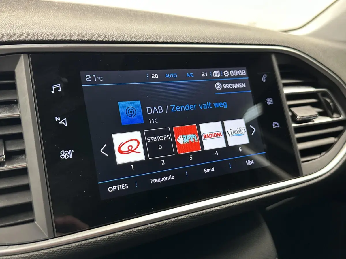 1.2 PureTech Allure CARPLAY NAVI CRUISE ECC DAB.