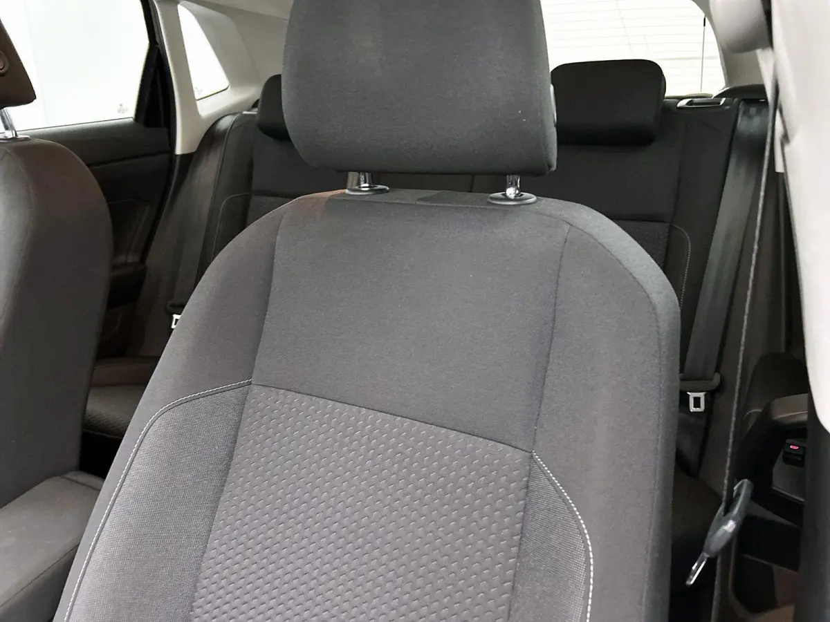 1.0 TSI Comfortline 95 PK | Navigatie | Airco | Adaptive Cruise Control | Apple Carplay & Android Auto | Parkeersensoren |