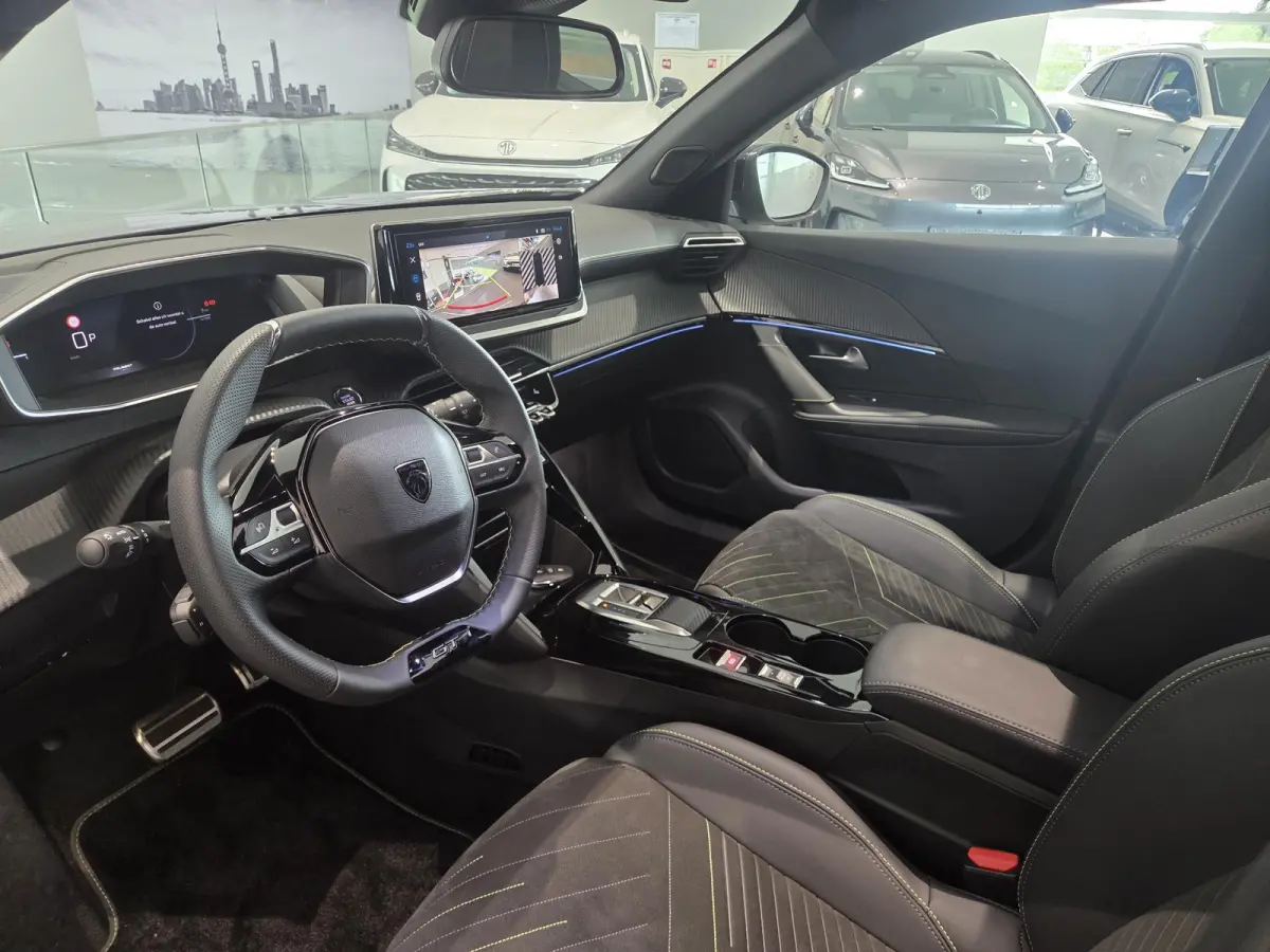 1.2 Hybrid 136 GT | Schuif-kanteldak | Alcantara bekleding | Massagestoelen | Direct Leverbaar |
