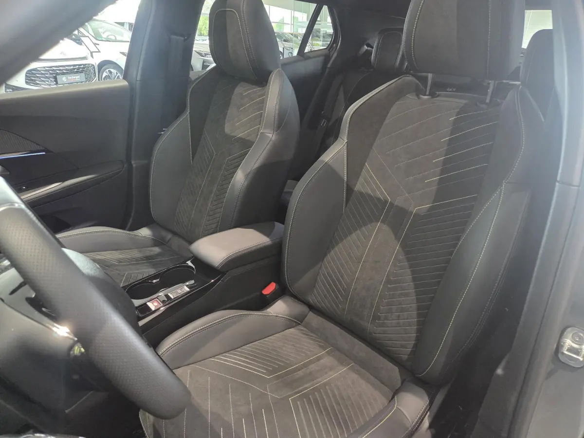 1.2 Hybrid 136 GT | Schuif-kanteldak | Alcantara bekleding | Massagestoelen | Direct Leverbaar |