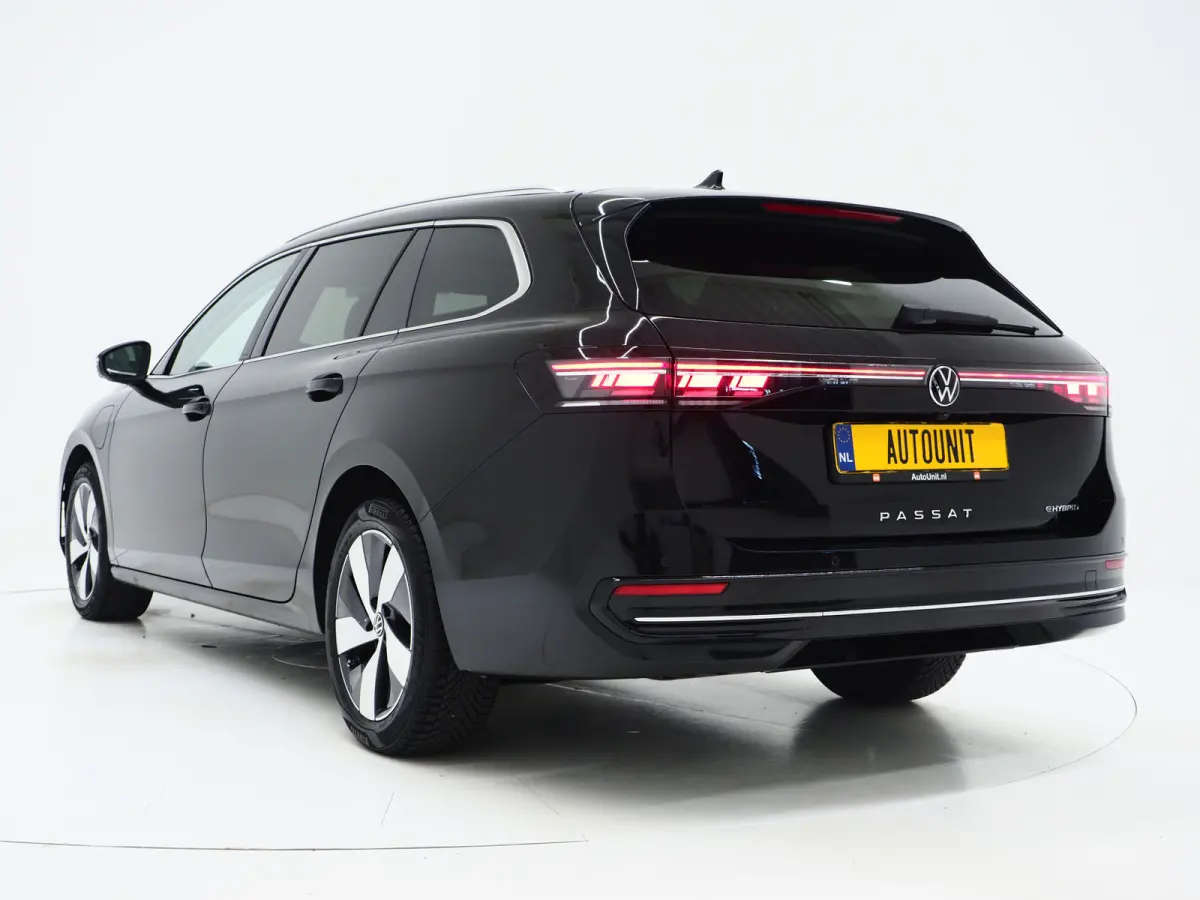 1.5 eHybrid Elegance 204PK | 5 Jaar Garantie | Panoramadak | Leder/Alcantara | Massage | Trekhaak | HUD | Keyless | Sfeerlicht