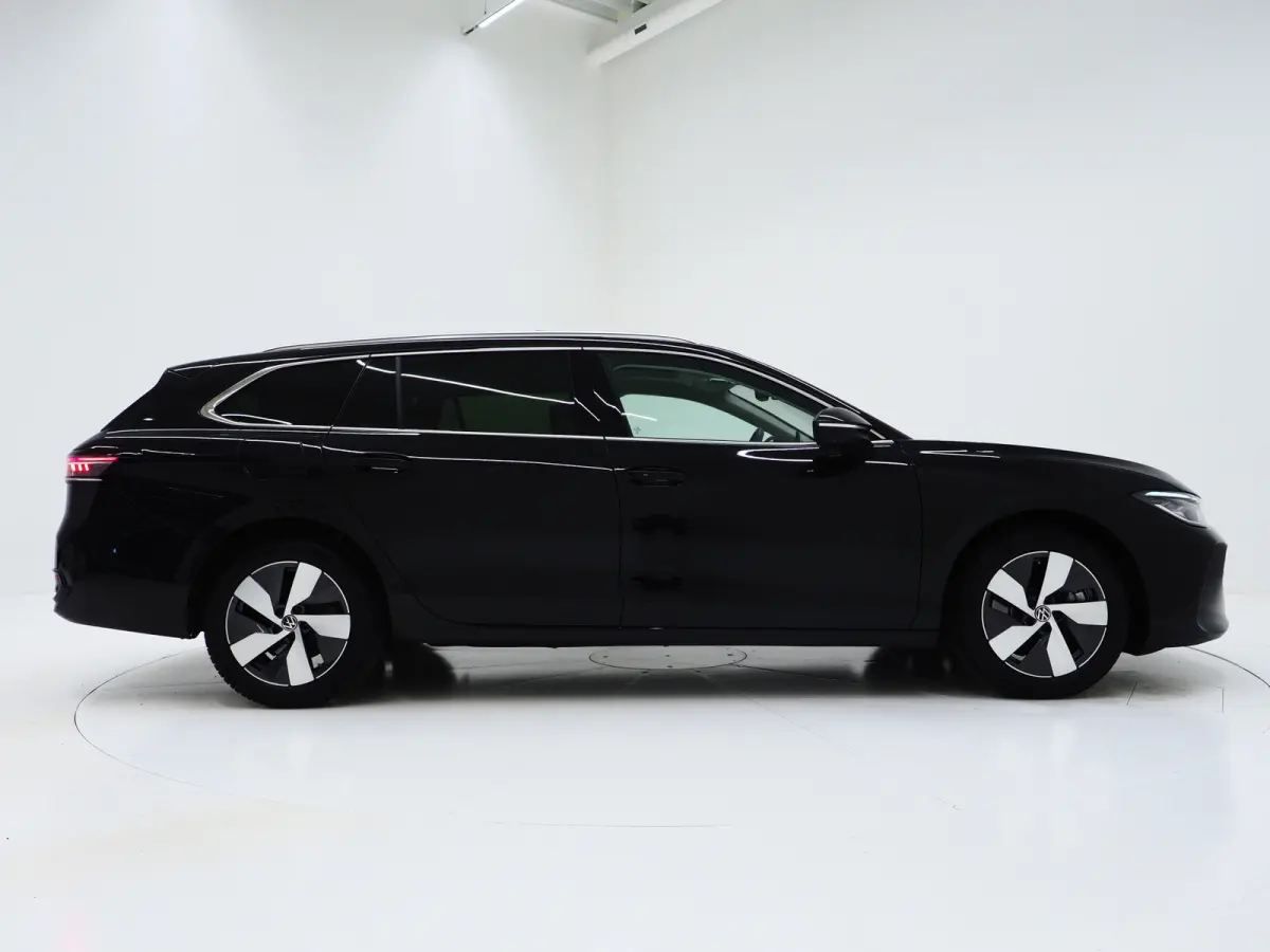 1.5 eHybrid Elegance 204PK | 5 Jaar Garantie | Panoramadak | Leder/Alcantara | Massage | Trekhaak | HUD | Keyless | Sfeerlicht