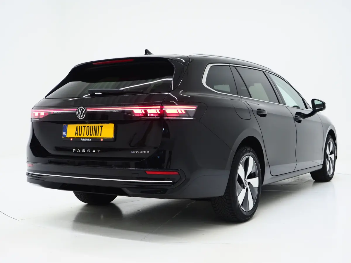 1.5 eHybrid Elegance 204PK | 5 Jaar Garantie | Panoramadak | Leder/Alcantara | Massage | Trekhaak | HUD | Keyless | Sfeerlicht