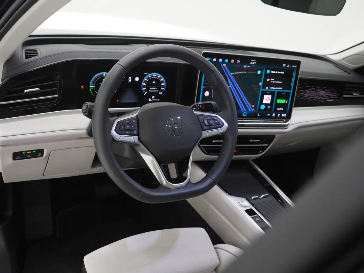 1.5 eHybrid Elegance 204PK | 5 Jaar Garantie | Panoramadak | Leder/Alcantara | Massage | Trekhaak | HUD | Keyless | Sfeerlicht