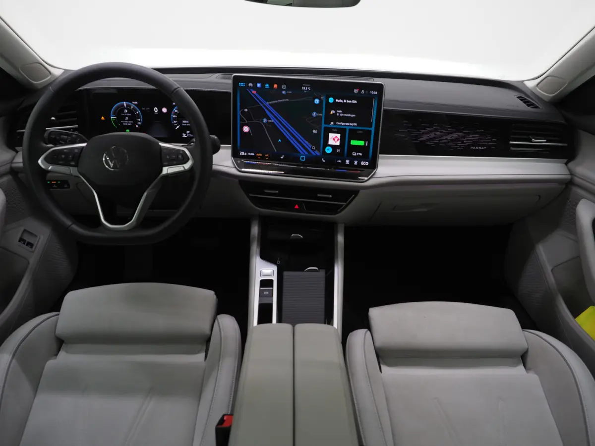 1.5 eHybrid Elegance 204PK | 5 Jaar Garantie | Panoramadak | Leder/Alcantara | Massage | Trekhaak | HUD | Keyless | Sfeerlicht