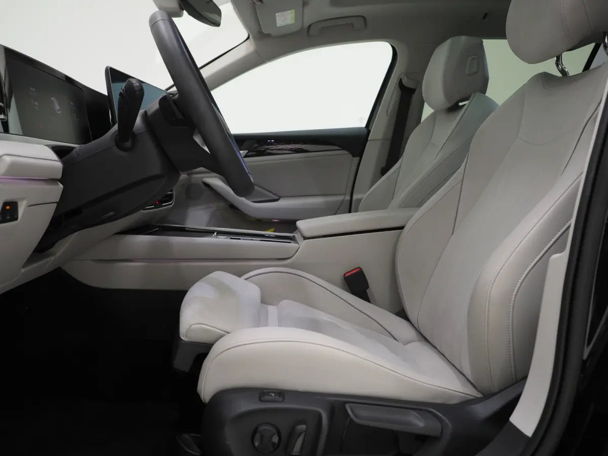 1.5 eHybrid Elegance 204PK | 5 Jaar Garantie | Panoramadak | Leder/Alcantara | Massage | Trekhaak | HUD | Keyless | Sfeerlicht