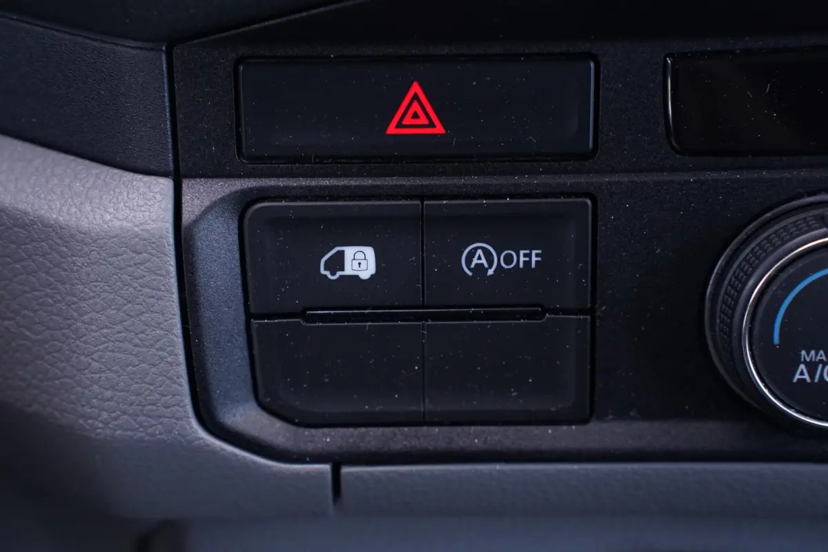 2.0 TDI 140 pk L3H2 Lang / Laag Airco, Navi Airco, Deuren met Ramen, DAB+, PDC V+A, 3-Zits