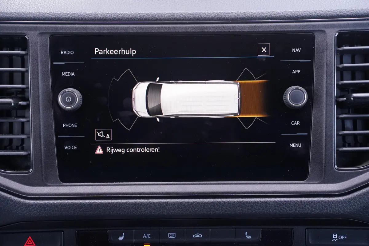 2.0 TDI 140 pk L3H2 Lang / Laag Airco, Navi Airco, Deuren met Ramen, DAB+, PDC V+A, 3-Zits