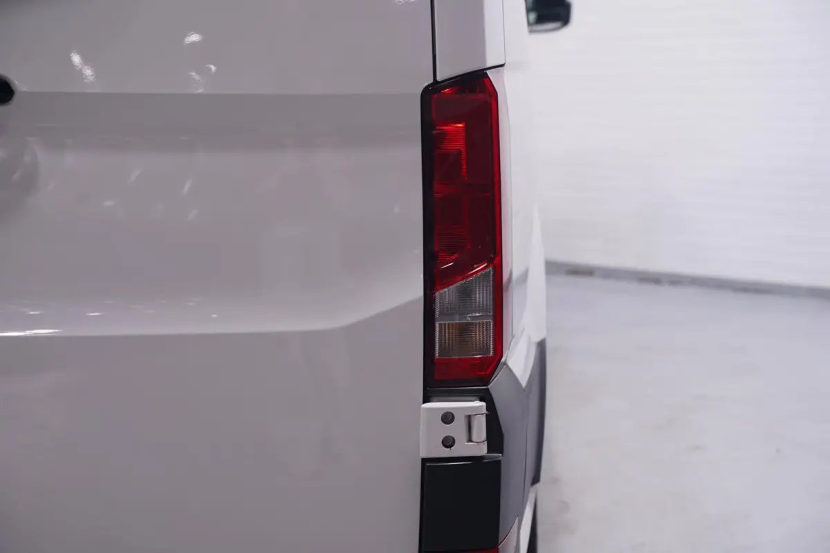 2.0 TDI 140 pk L3H2 Lang / Laag Airco, Navi Airco, Deuren met Ramen, DAB+, PDC V+A, 3-Zits
