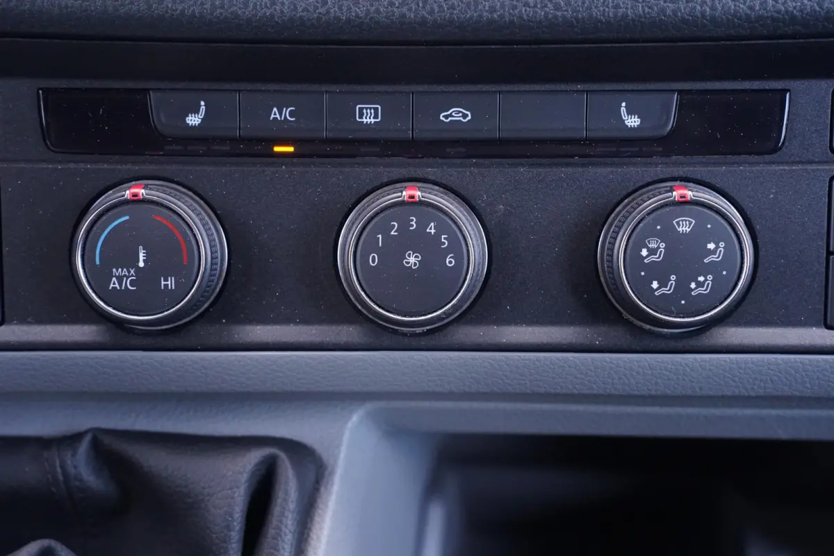 2.0 TDI 140 pk L3H2 Lang / Laag Airco, Navi Airco, Deuren met Ramen, DAB+, PDC V+A, 3-Zits